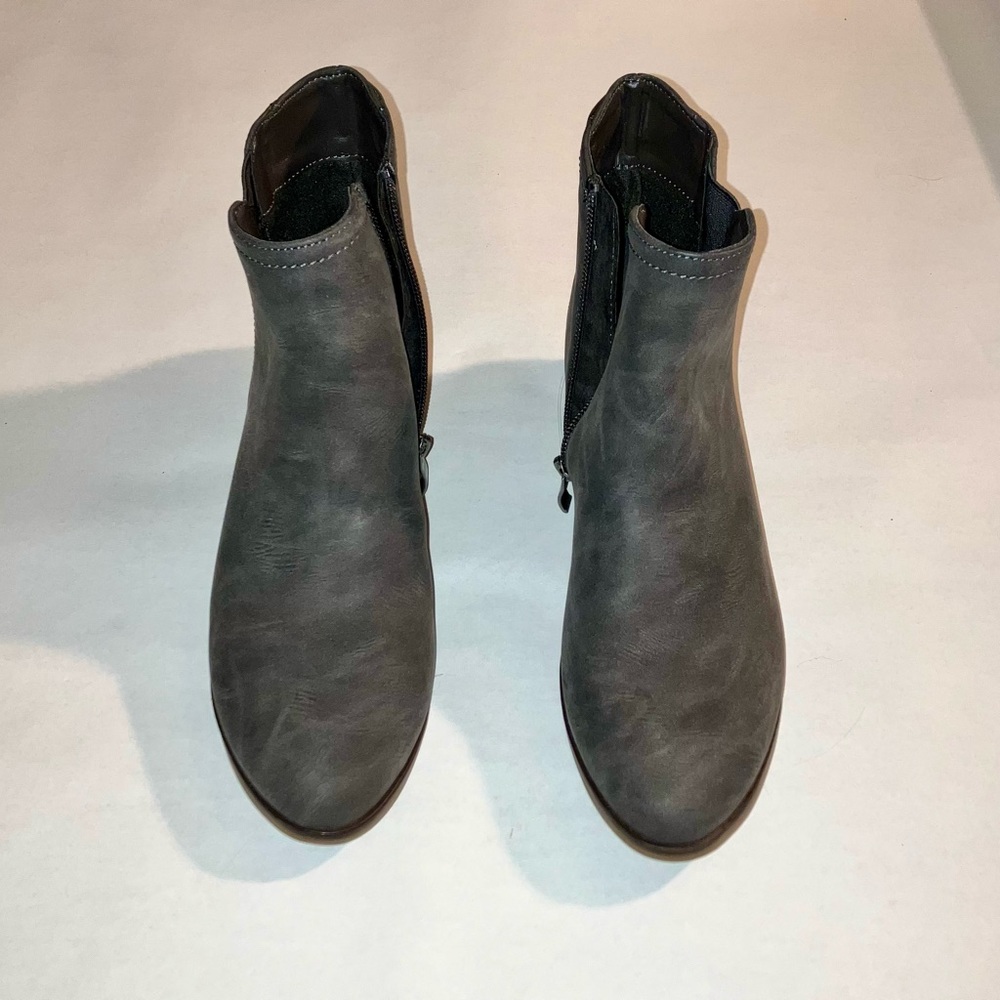 Limelight Womens Dylan Low Heel Chelsea Ankle Boot Shoes in Taupe